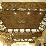 サロン・ド・テ・ヴォーリズ - 圧巻の細密装飾