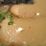 久留米ラーメン清陽軒 - スープのアップ