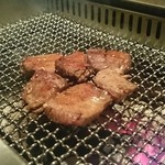 田炭火焼肉 - 