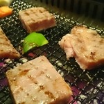 田炭火焼肉 - 