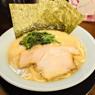 横浜家系ラーメン 丸岡商店_1