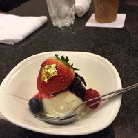 日本料理 きた山 新横浜店 - デザートは金粉付き