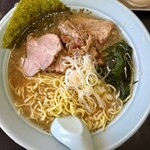 ラーメンショップ - 醤油ラーメン(850円), 軟骨3個(300円)
