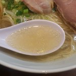 町田汁場 しおらーめん進化 - 透き通るスープ