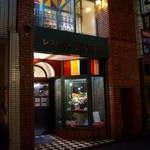 タイムスリップしたような昔の洋館です。