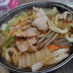十萬石 - 土鍋入りの「肉うどん」税込1,200円（2026.03）