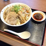 濃恋肉味噌ラーメン ムムム - 料理写真: