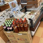 道の駅おおさと - ピンク色のラベルは、「うまつくり」という調味料。気仙沼のもの。きゅうりつけたり、だし汁にしたり重宝します。前は気仙沼の知り合いに買ってきてもらってました。まさかここにあるなんて！