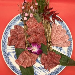 肉屋直営の鮮度抜群豚ホルモン＆山形牛を中心に希少部位を堪能