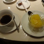 コーヒーとデザートもついてます。