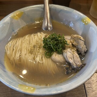 中華蕎麦 麺とスープ - 料理写真:山椒と牡蠣の塩ラーメン