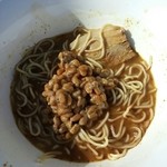 煮干乱舞 - 納豆トッピング　意外ととてもよく合う！