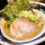 menyaabiru - 家系醤油ラーメン