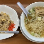 ラーチャン家 - 料理写真:煮干中華そばラーチャン　850円