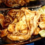 とりやきだるまる - かわの味噌をしっかり絡ませるとこうなります