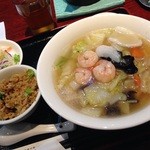 健康中華 青蓮 - ランチの定食