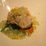 エクアトゥール - 前菜1：ポシェしたハマグリとしじみのジュレ、雲丹と菜の花、軽いエルブ・クリーム