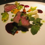 エクアトゥール - 肉料理：松坂牛Ａ５シンタマのプランチャ焼き、ヴィネグレット・エルブとニンニク赤ワインソース