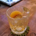 灯 - ブランデースプリッツァー、ロックで。。