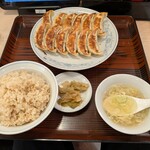 ぎょうざの満洲 - 料理写真: