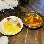アジアンスープカリー べす - フィッシュフライ&焼きチーズカリーのサフランライスバージョン