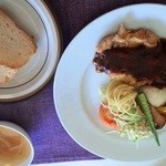 オルフェウス - 拙のミラノ風カツレツ700円とパン・スープ200円