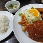 なんじゃろ - 定食にはライスとスープ付き！