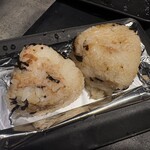 隠れ家個室 炭火鶏焼き 濃厚水炊き鍋 鶏まる - 焼きおにぎり