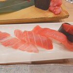 寿司の美登利 - マグロ4種盛り。