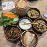 エムエム タイ - 