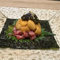 肉割烹 よし田 - 宮崎坂元牛のユッケ　沢庵　生雲丹　オシェトラキャビア