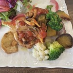 ジュリコ - JURICOランチの国産鶏もも肉のソテーきのこたっぷりトマトソース
