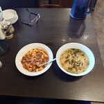 三本足 - 料理写真:ネットで調べてオススメされた

●麻婆豆腐　1,540円

ラーメンも食べたかったので

●蘇州塩ラーメン　1,150円

合計　2,395円　を注文してみた