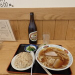 東峯園 - ラーメン、半チャーハン、中瓶