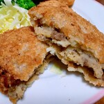 阿蘇 とり宮 - 料理写真:馬ロッケ(断面)