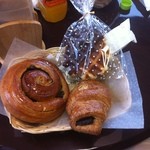 あおぞらぱん屋さん - 店内で食べるように籠に入れてもらいました。