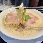 ラーメン ニューヨーク ニューヨーク - よくある 泡泡のヤツ