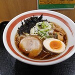 えきめんや - 料理写真:「黒醤油ラーメン」全景