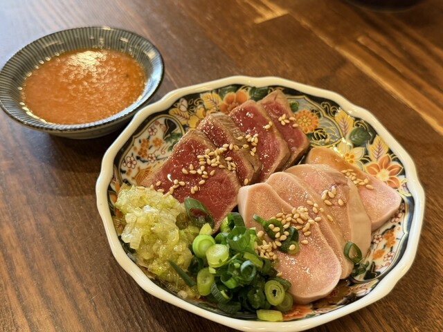 もつ焼き じんべえ 川崎店の肉刺し