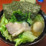 家系総本山 ラーメン 吉村家 - ラーメン中盛￥７４０＋味玉￥４０＋レタス￥２０
