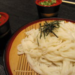 魚心 - いなにわうどん 650円