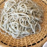 そば屋 けん豆 - ほんのりグリーンかかって綺麗♬