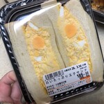 西友 - 料理写真:たっぷりにもほどがある玉子サンド・199円。300gあったよ！計っちゃった、てへ。