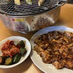 ホルモン焼あじさや - 