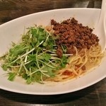 四川担担麺 阿吽 - つゆ無し担担麺(2辛)　830円