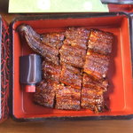 養老魚新 - 蒲焼は良く焼けて香ばしいですが中はふんわりしています。