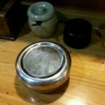 辛つけ麺専門　カラツケ グレ - 20150208ライスに見える！？（ふた付）