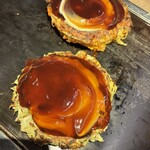 鶴橋風月 - 料理写真:ソースをたっぷり塗って出来上がり