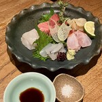 しおて - お造り盛り合わせ1,260円x2、無理云って小さくカットしてもらいました