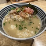 니혼바시 가이센동(해물덮밥) 츠지한 밋도타운점 - 육수를 부어준 모습입니다.